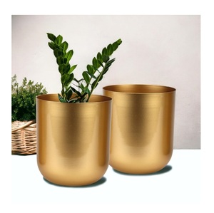 Nouveautés fraîches Pots de jardinière Design classique métal aluminium taille personnalisée forme couleur utilisations dans la décoration de la maison et les articles de jardin - Product Image 1