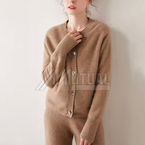Suéter de invierno de talla grande para mujer Cierre de botones Suéter de mujer suave informal para la mejor venta - Product Image 5