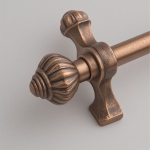 Glissière simple moderne de texture en métal vieilli de poteau de rideau en aluminium de lueur facilement personnalisable offrant l'élégance intemporelle de grâce artistique - Product Image 3