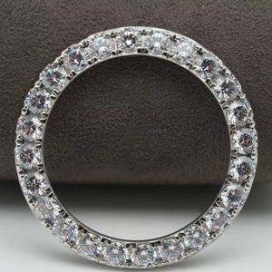Anillo de Bisel para Reloj de Lujo Hecho a Mano en Acero Inoxidable Tono Plata de 40mm con Incrustaciones Deslumbrantes de Piedras Transparentes de Alto Brillo - Product Image 2