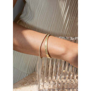 Pulsera Solis Ribbed IV Anniversary Diamond de Oro Sólido de 14k, Oro Amarillo, 0.50ctw, Diseño Elegante e Intrincado para un Accesorio con Estilo - Product Image 4