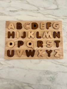 Tablero de Rompecabezas de Madera Tradicional con el Alfabeto, Ayuda a los Niños a Aprender las Letras del Abecedario a Través de Juegos Divertidos y Práctica Diaria - Product Image 2