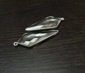 จี้หัวลูกศรทรงบริโอเล็ตต์ ทำจากเงินแท้ 2 ชิ้น ประดับด้วยควอตซ์ใส ขนาด 15x35 มม. พร้อมห่วงเดี่ยว ขอบตัวเรือนแบบ Bezel ชุบหลายสี - Product Image 3