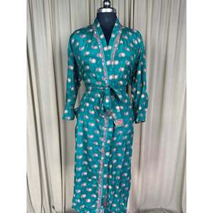 Vestido Kimono de Seda Reciclada Estilo Boho Chic Vintage para Mujer, Ideal para la Playa, Resort, Casa o como Bata de Baño - Product Image 1