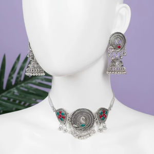 Ensemble de bijoux de mariage ethniques faits à la main en alliage plaqué or |   Collier et boucles d'oreilles d'aspect antique, pierres naturelles, design tendance pour les mariages - Product Image 1