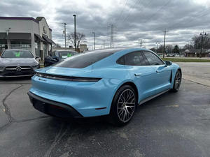 Voitures d'occasion propres et abordables, <span class=keywords><strong>Porsche</strong></span> <span class=keywords><strong>Taycan</strong></span> <span class=keywords><strong>4S</strong></span> berline 4 portes 2021, prête à être expédiée - Product Image 4