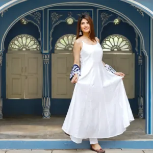 ชุดสูทสีขาวสำหรับผู้หญิง สไตล์ฤดูร้อน ดีไซน์หรูหราทันสมัย เหมาะสำหรับใส่ทำงานในออฟฟิศ - Product Image 4