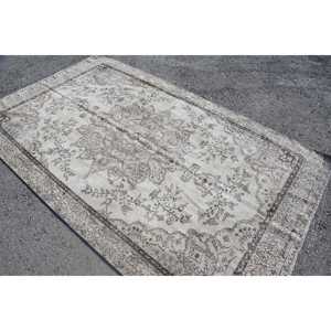 Alfombra Turca Vintage de 5.3x8.9 pies, Alfombra a Cuadros Beige - Product Image 3