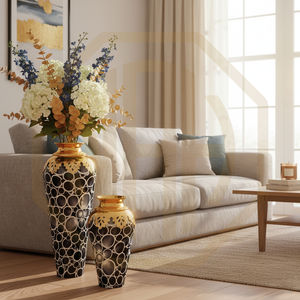 Jarrón de Flores de Hierro Estilo Costero, Diseño Nórdico en Gris y Negro, Decoración de Lujo Hecha a Mano para Hogar u Oficina, Cuello Repujado Chapado en Oro - Product Image 2