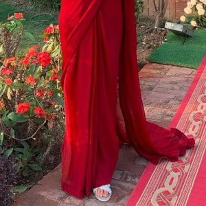 Sari en polyester géorgette traditionnel de designer haut de gamme pour femmes, long, jusqu'au sol, pour les fêtes, design moderne, festivals, mariages - Product Image 6