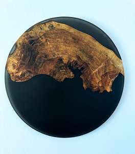 Panel de Arte Mural de Resina de Madera de Nogal Sueca Premium de 33 Pulgadas, 2026, Hecho a Mano, con Madera de Nogal Incrustada en Epoxi Negro Mate para Paredes de Diseño - Product Image 1