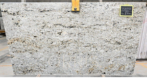Granito Colonial Cream en Losas Grandes, Acabado Pulido Moderno, Ecológico y Personalizable para Encimeras, Mesas e Interiores - Product Image 5