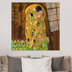 El Beso de Gustav Klimt: Impresión en Lienzo, Elegante Simbolismo Austriaco, Arte en Vidrio Templado - Product Image 1