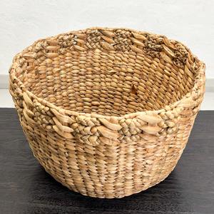 Small <b>round</b> <b>basket</b> handcrafted from water hyacinth manufacturer price eco friendly fiber <b>baskets</b> - Product Image 1