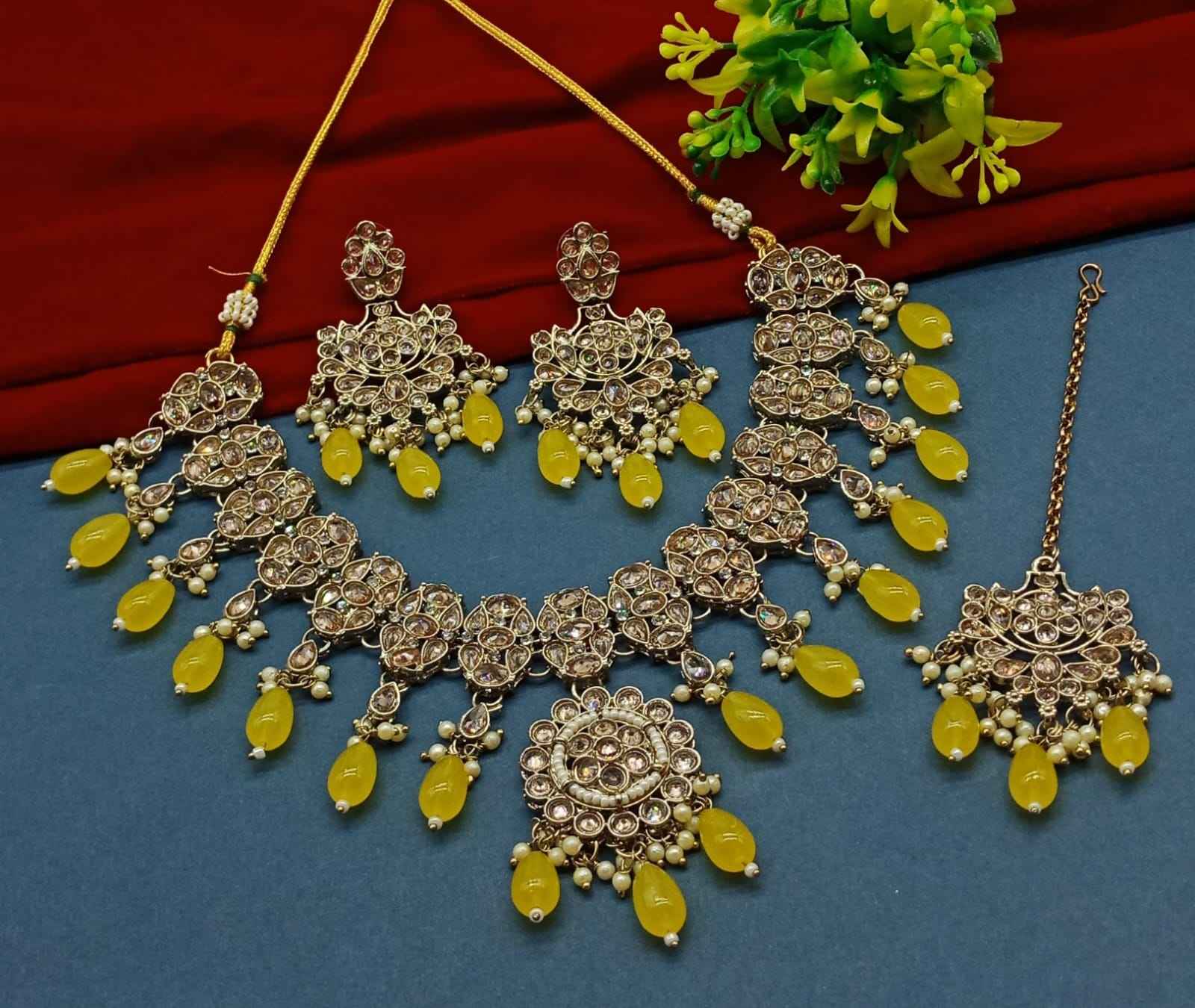 สีเหลือง