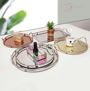 Plateau décoratif artisanal en acier inoxydable avec un design complexe |   Thème du Ramadan pour la maison et les restaurants - Product Image 2