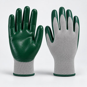 Gants de travail enduits de PVC offrant des performances de manipulation fiables, une mobilité flexible et une protection durable pour les travailleurs industriels - Product Image 1