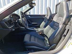 GT Plata Metálico 2024 911 Turbo S Cabriolet AWD Volante a la Izquierda Rines de Aleación Usados R17 Asientos de Cuero Paquete de Potencia - Product Image 5