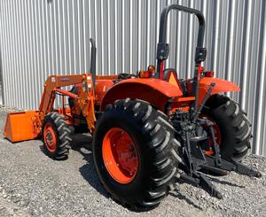 Mini tractor compacto usado Kubota M9960 Tractor con cargador para la venta - Product Image 4