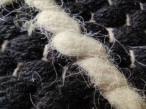 Tapis en laine de coton tissé à plat fait à la main anti-dérapant imperméable à l'eau à poils bas 2400 GSM tapis doux et lisse motif abstrait - Product Image 6