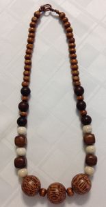 สร้อยคอไม้สักน้ำหนักเบา พร้อมงานแกะสลักนางฟ้าทำมือและศิลปะแกะสลักสมัยใหม่ ของสะสม - Product Image 3