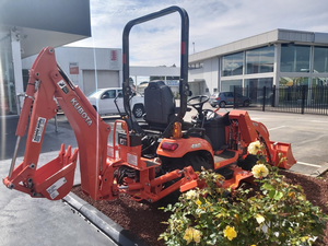 Mini Retroexcavadora Kubota BX23S con Plataforma de Corte, Tractor Kubota BX23S, Tractor Utilitario Subcompacto - Product Image 4