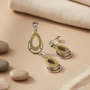 Ensemble de bijoux vintage en argent 925 de luxe, géométrique, en forme de goutte d'eau, avec pendentif et boucles d'oreilles en cristal et strass pour femmes, pour mariage et soirée - Product Image 2