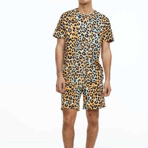 Camiseta y pantalón corto de verano para hombre al por mayor OEM 100% algodón estilo callejero personalizable con características transpirables - Product Image 2