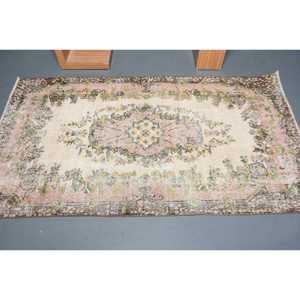 Tapis turc traditionnel écologique en patchwork avec envers en latex, 3,7 x 6,5 pieds, rose, style sud-ouest. - Product Image 3