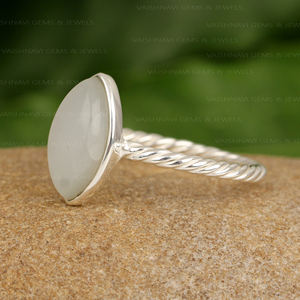 Bague de luxe en pierre de lune naturelle, très vendue, en argent sterling 925, sertie clos, forme marquise 8x16mm, pour mariage et fête - Product Image 6