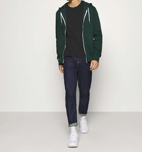 เสื้อยืดคอสูงแขนสั้นพิมพ์ลายโลโก้สไตล์วินเทจสำหรับผู้ชาย ทรงปกติ ระบายอากาศได้ดี ผลิตจากโพลีเอสเตอร์ผสมสแปนเด็กซ์ สวมใส่สบาย - Product Image 2