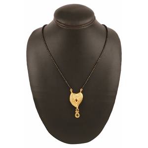 Pendentif design en forme de goutte plaqué or de style traditionnel indien pour femme mariée - Product Image 3