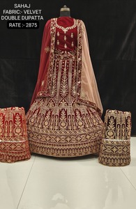 Les plus vendus exquis velours Lehenga Choli pour adultes travail de broderie perlé détails inde occasions festives indien pakistanais - Product Image 2