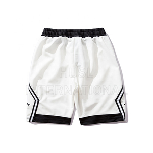กางเกงขาสั้นกีฬาผ้าฝ้ายขายส่งแบบกำหนดเองสำหรับวิ่ง ฟิตเนส บาสเก็ตบอล ผู้ชาย - Product Image 4