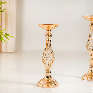 Vente chaude à la main Design 3 pièces pilier bougeoir ensemble finition or brillant métal T lumière support usage domestique modèle centres de table - Product Image 2