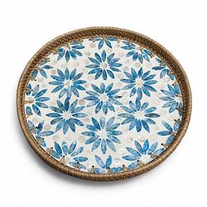 Plateau décoratif en rotin fait main avec incrustations de nacre écologique pour la maison, la cuisine et la table - Product Image 1