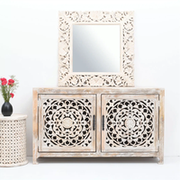 Buffet sculpté en détresse