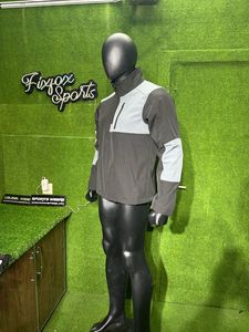 Chaquetas cortavientos populares para hombre, chaqueta de lluvia a prueba de viento de malla interior impermeable de poliéster 100% personalizada, chaqueta Softshell de manga larga - Product Image 4