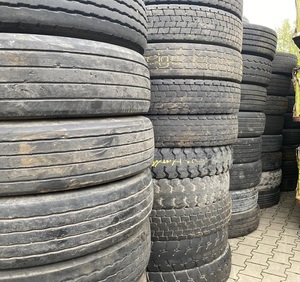 Neumáticos usados para coches sin cámara de camiones pesados con diseño radial en todos los tamaños - Product Image 1