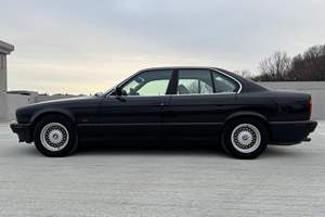 BMW 540i Sedán de 1995, Usado, Transmisión Manual de 6 Velocidades, Motor V8, Suspensión Deportiva M - Product Image 3