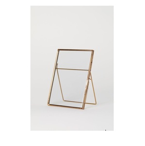 Marco de fotos de metal artístico único con intrincados patrones de filigrana adecuados para decoraciones de bodas y eventos de oficina en casa - Product Image 5