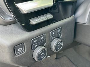 2024 Chevrolet Silverado 1.500 4WD V8 6.2L ในประเทศสูงรถกระบะหรูรถกระบะอเมริกันขนาดเต็มใช้สำหรับการส่งออก - Product Image 5