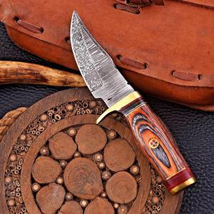 Couteau d'extérieur de chasse de camping à lame fixe en acier damas fabriqué à la main avec gaine Support OEM de qualité industrielle - Product Image 3