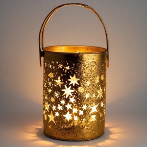 GlowBells Frosted Elegance Portavelas de aluminio fundido Centro de mesa de vacaciones con detalles de copos de nieve - Product Image 5