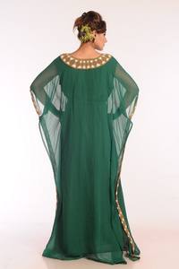 Caftans islamiques brodés en georgette verte - Product Image 2