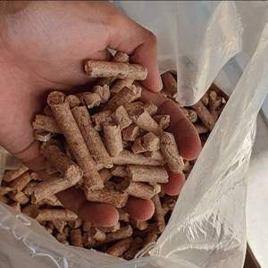 Usine de granulés de bois de pin de qualité supérieure de 6mm Vente en gros EN + Certifié Big-Bag 1000kg Briquettes de haute qualité Selon les granulés Cortez. - Product Image 4