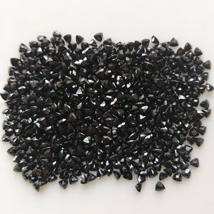 Spinelle noir naturel 3MM coupe trillion, pierre précieuse en vrac de la meilleure qualité pour la fabrication de bijoux - Product Image 2
