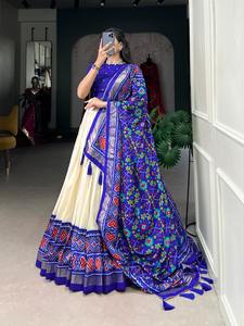 Lehenga choli ชุดแต่งงานแบบรูดซิปมีเชือกผูกแบบอินเดียผ้าแคนวาสผ้าไหมแบบปากีสถาน - Product Image 3
