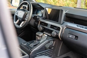 รถมือสอง พวงมาลัยซ้าย/ขวา ปี 2024 โตโยต้า คอมมาร์ซ รุ่น SR5 แบบดับเบิ้ลแค็บ - Product Image 3