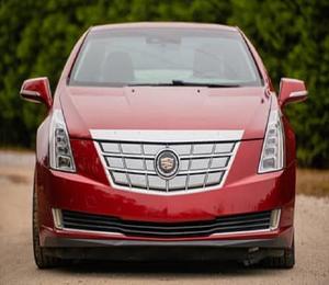 Sedán E L R AWD 2014 con Batería de Litio, Neumáticos R18 y Asientos de Cuero - Product Image 1